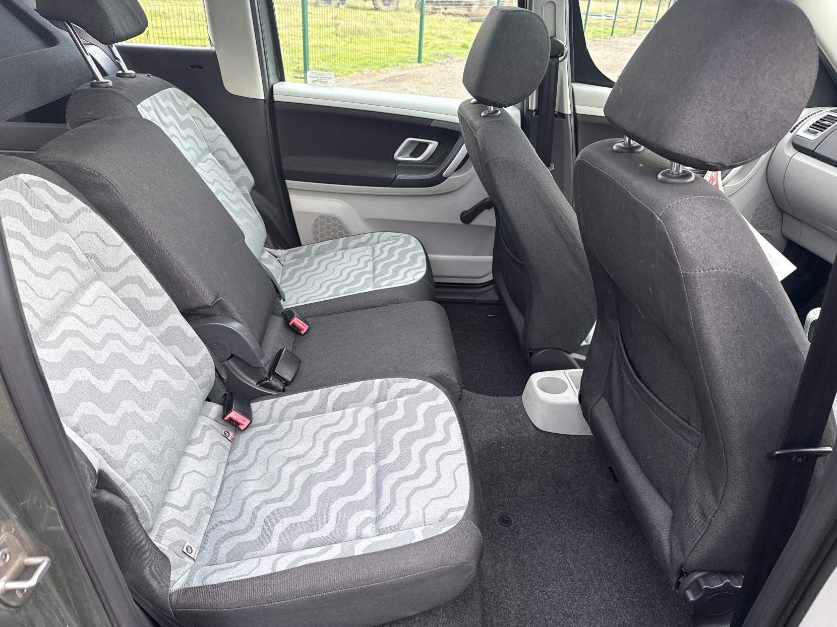 Skoda Roomster 1.9 TDI Pure Drive 2 MPV 5dr Diesel Manual (139 g/km, 105 bhp)