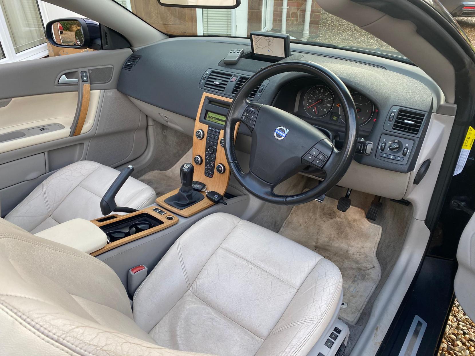 Volvo C70 2.0D SE Convertible 2dr Diesel Manual (161 g/km, 134 bhp)