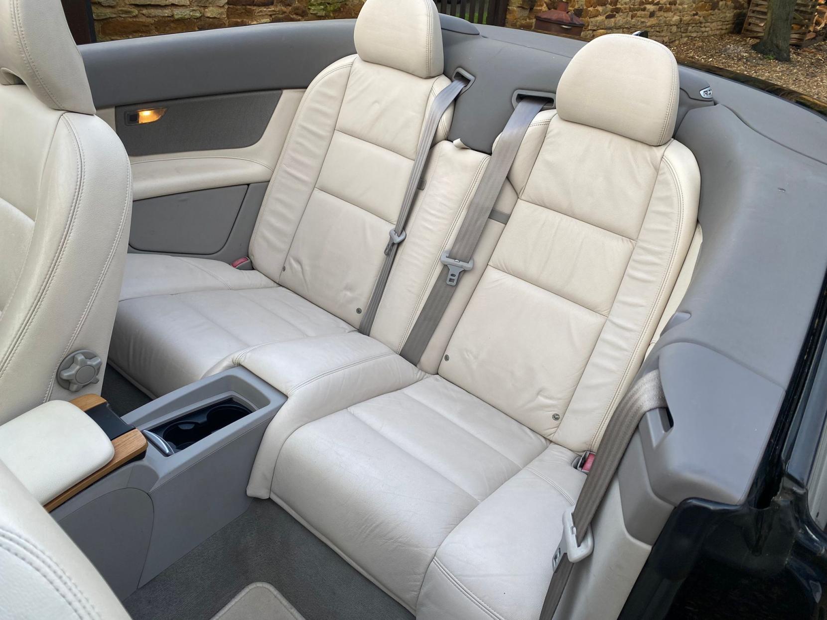 Volvo C70 2.0D SE Convertible 2dr Diesel Manual (161 g/km, 134 bhp)