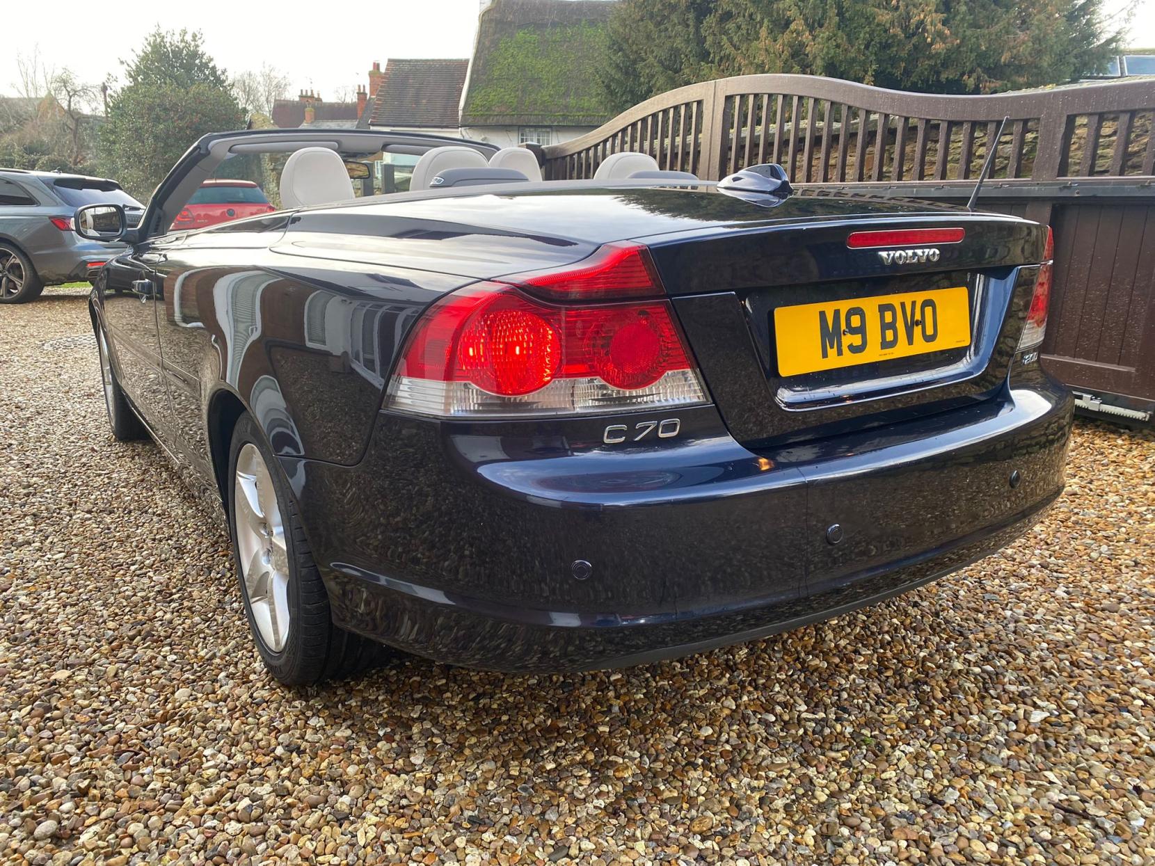 Volvo C70 2.0D SE Convertible 2dr Diesel Manual (161 g/km, 134 bhp)