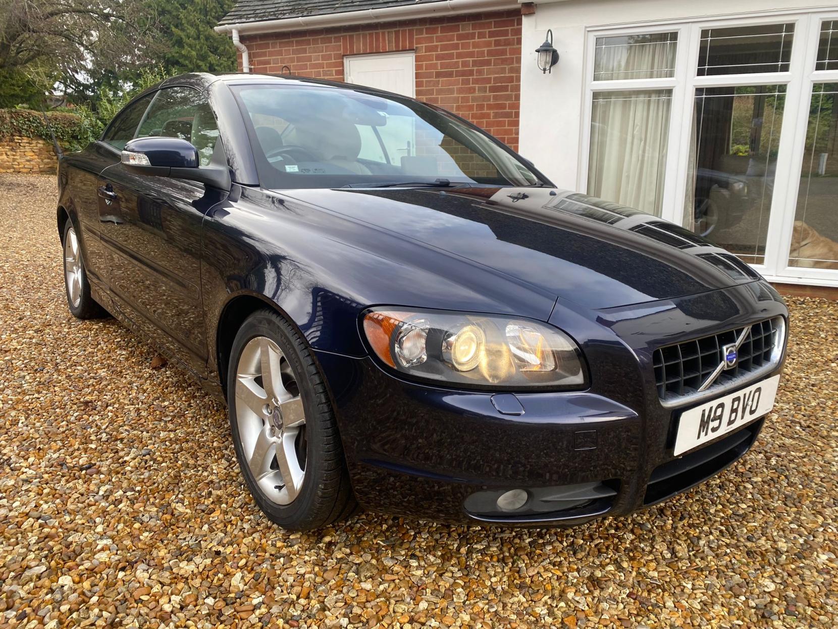 Volvo C70 2.0D SE Convertible 2dr Diesel Manual (161 g/km, 134 bhp)