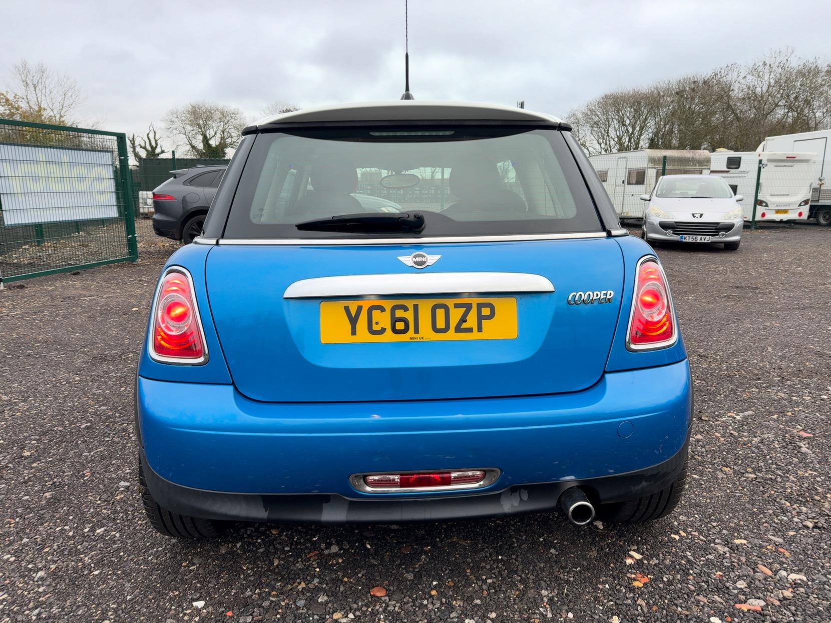 MINI Hatch 1.6 Cooper Pimlico Hatchback 3dr Petrol Manual Euro 5 (s/s) (122 ps)